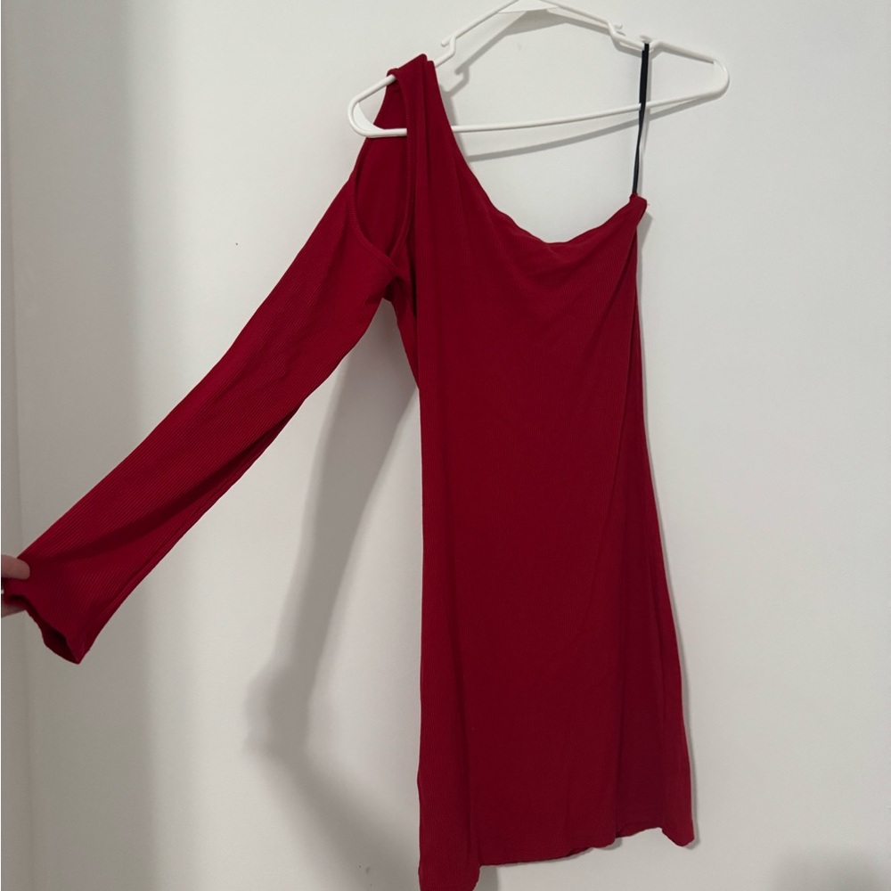 Elegant Red One-Shoulder Dress